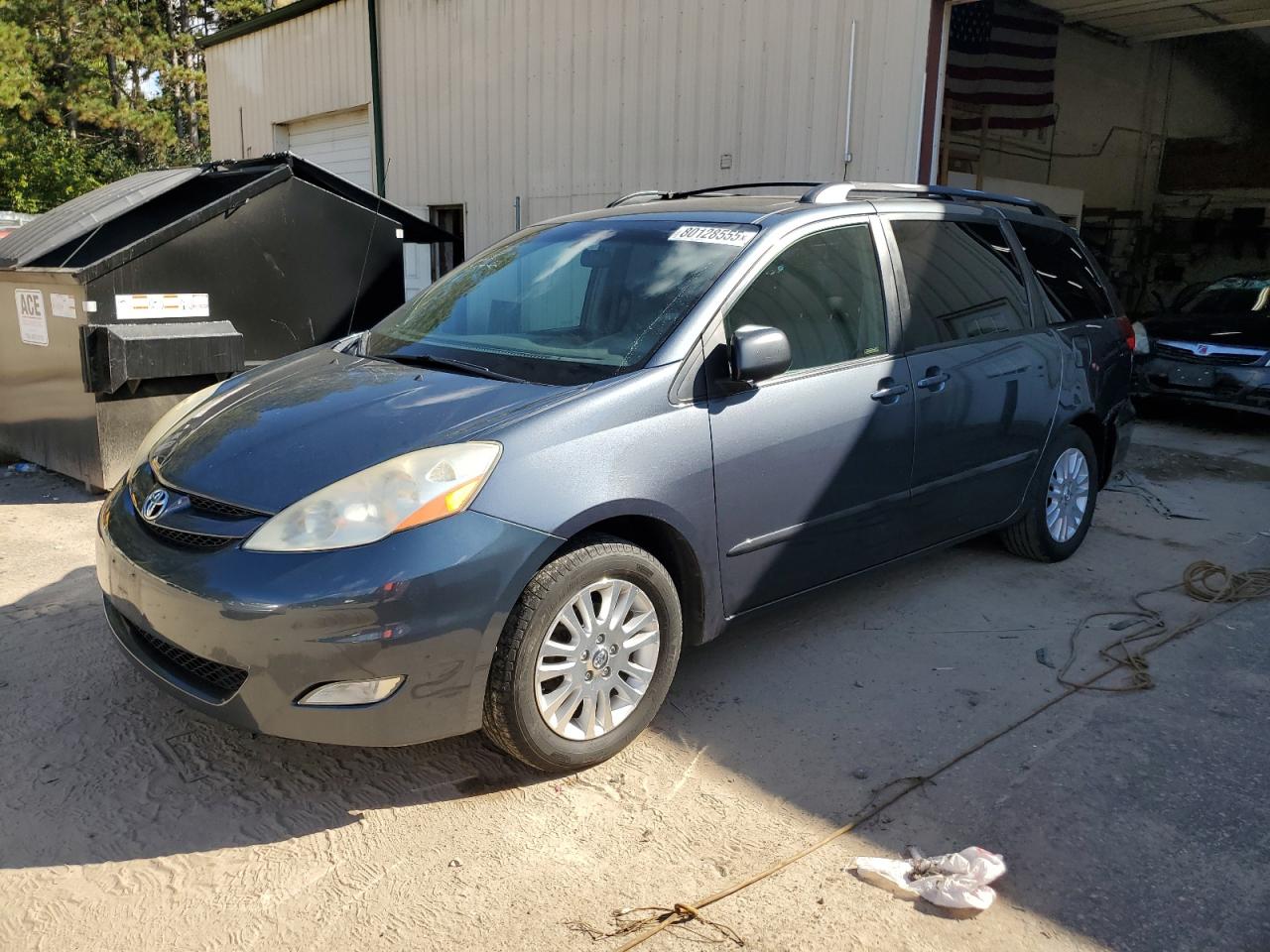 TOYOTA SIENNA XLE