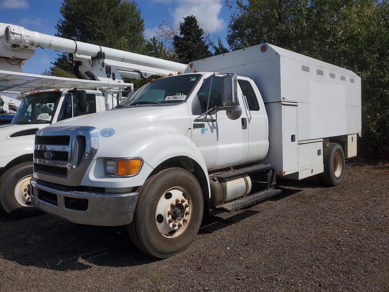 FORD F-750 SUPER DUTY