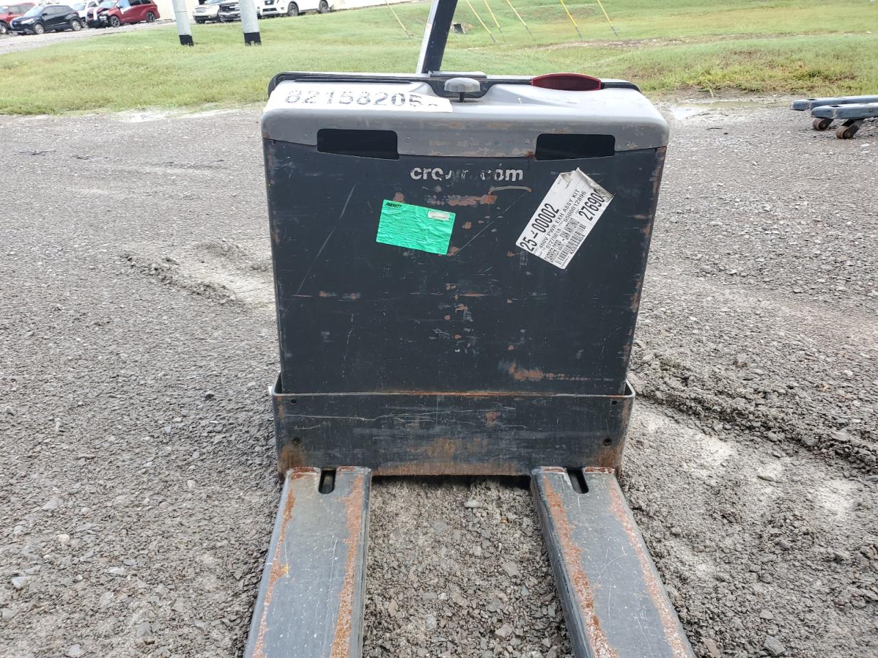 Lot #3246797823 2020 CROWN ELECTRIC PALLET JACK