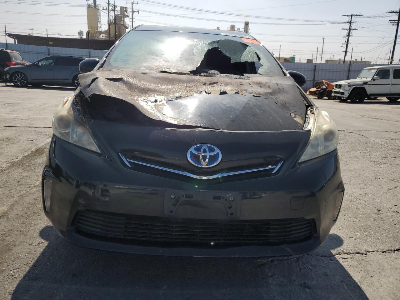 TOYOTA PRIUS V