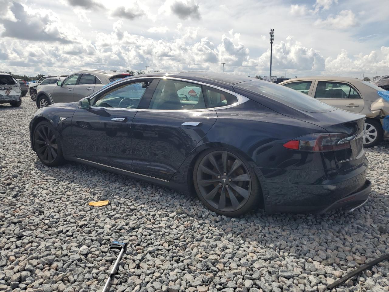 TESLA MODEL S