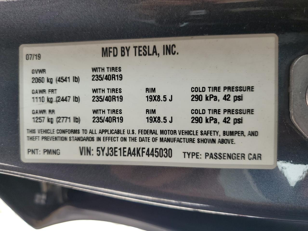 TESLA MODEL 3
