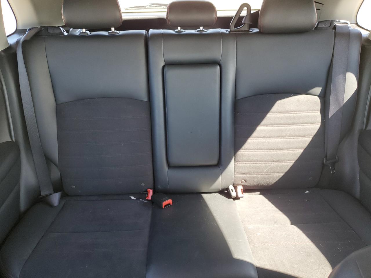 MITSUBISHI OUTLANDER SE