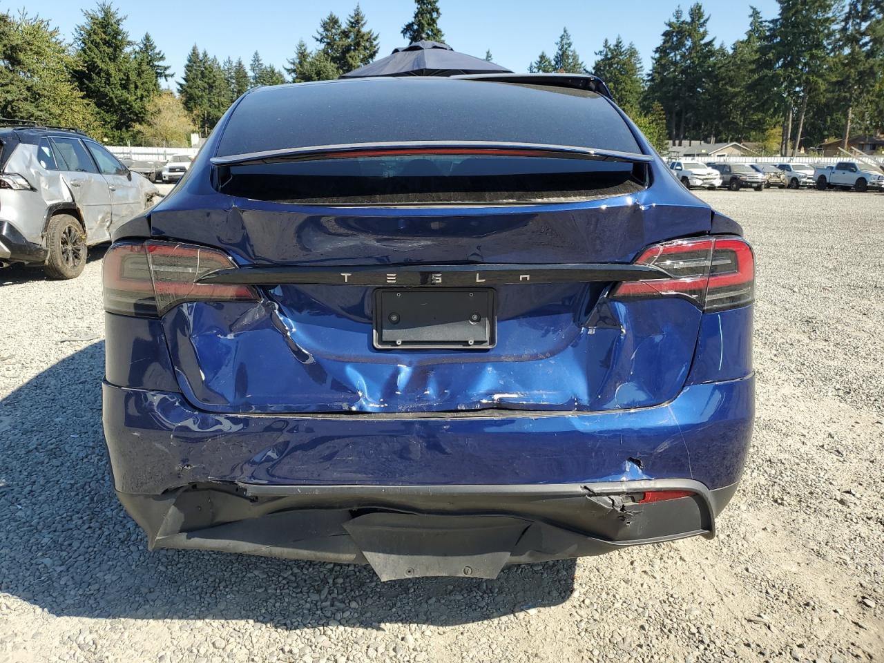 TESLA MODEL X