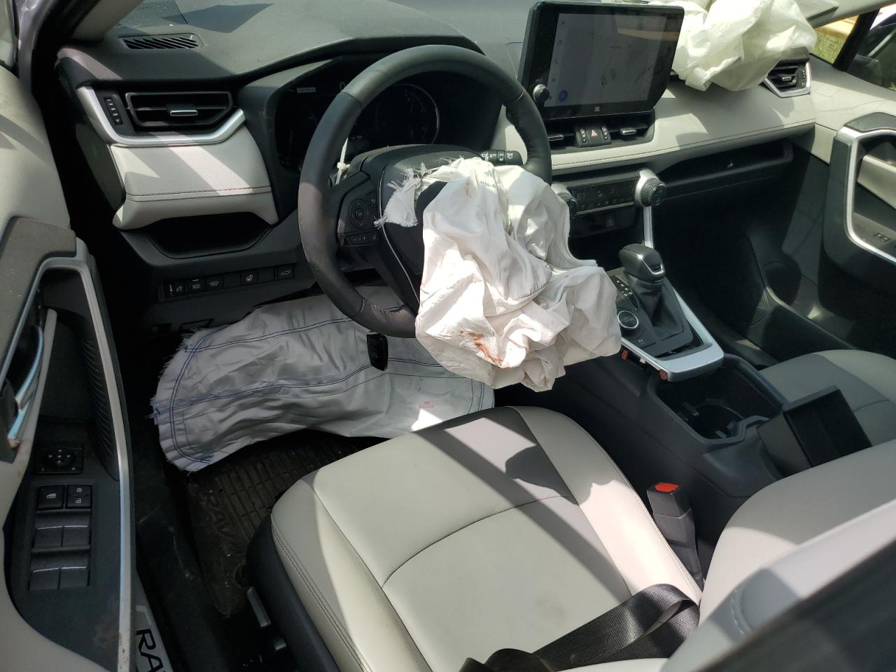 TOYOTA RAV4 XLE PREMIUM