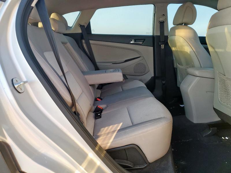 2018 HYUNDAI TUCSON SE KM8J23A4XJU706271