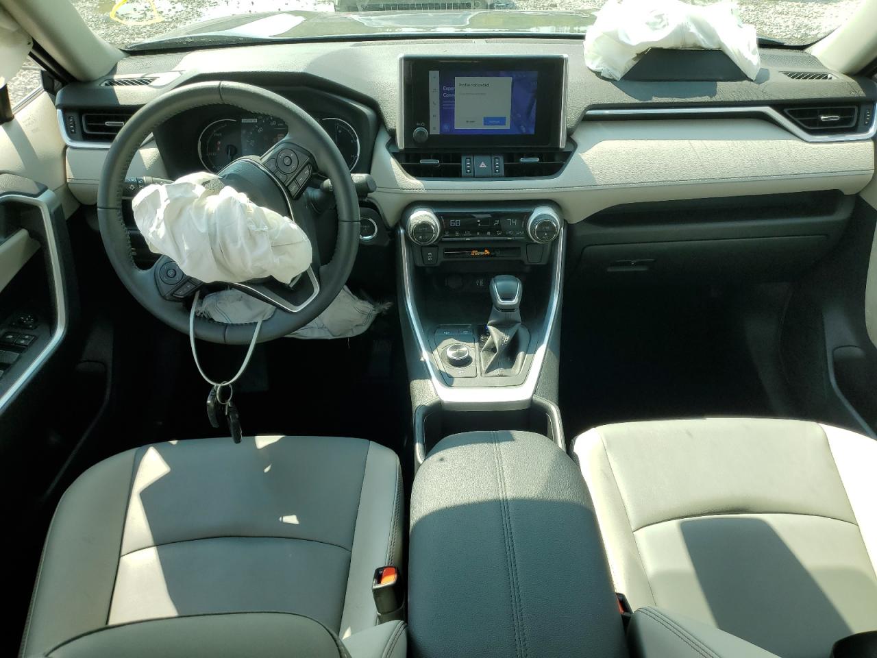 TOYOTA RAV4 XLE PREMIUM