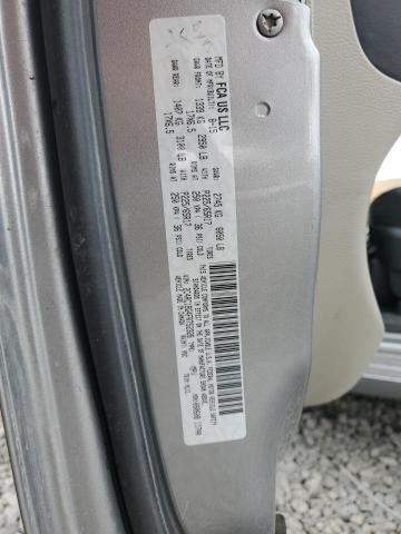 2015 CHRYSLER TOWN & COU 2C4RC1BG4FR752328