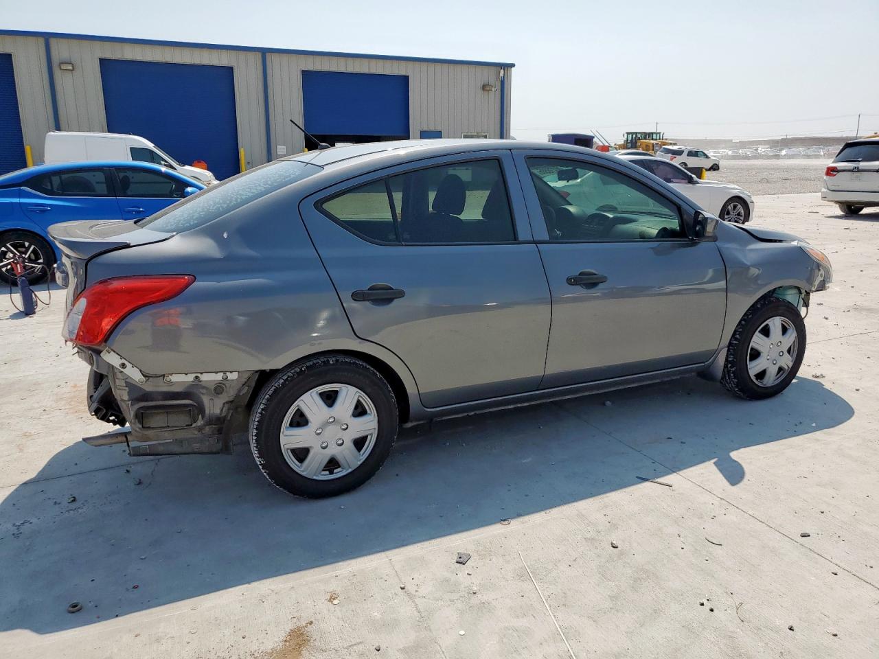 NISSAN VERSA S