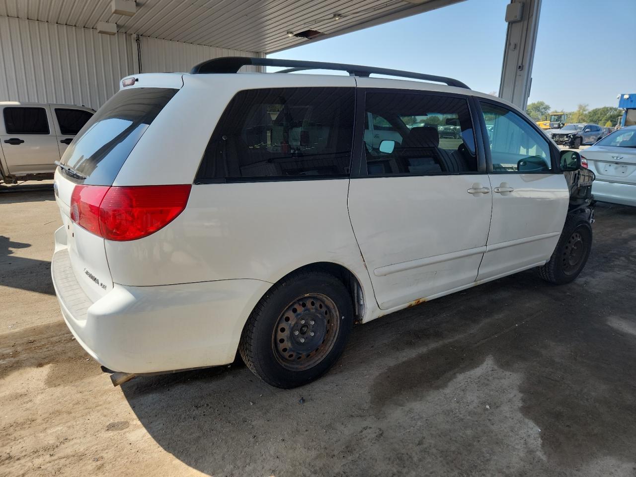 Lot #3246884476 2006 TOYOTA SIENNA CE