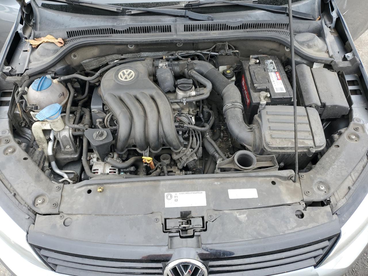 VOLKSWAGEN JETTA BASE
