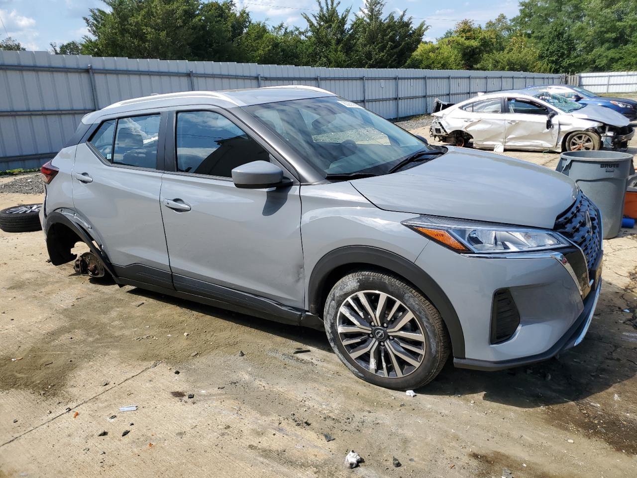 NISSAN KICKS SV
