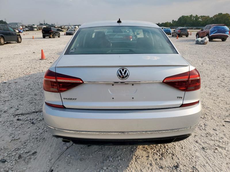 2017 VOLKSWAGEN PASSAT R-L - 1VWDT7A31HC071810