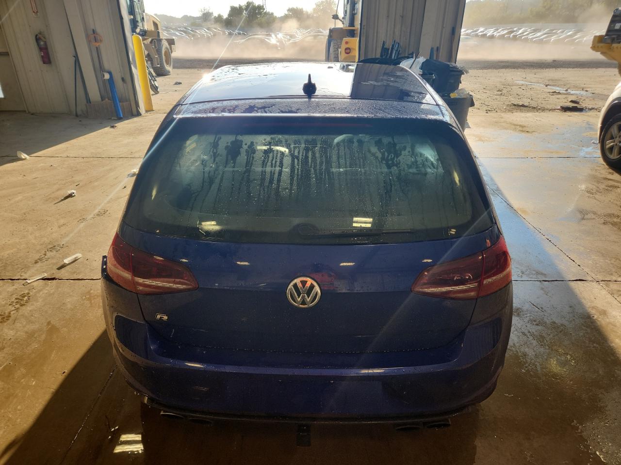 VOLKSWAGEN GOLF R