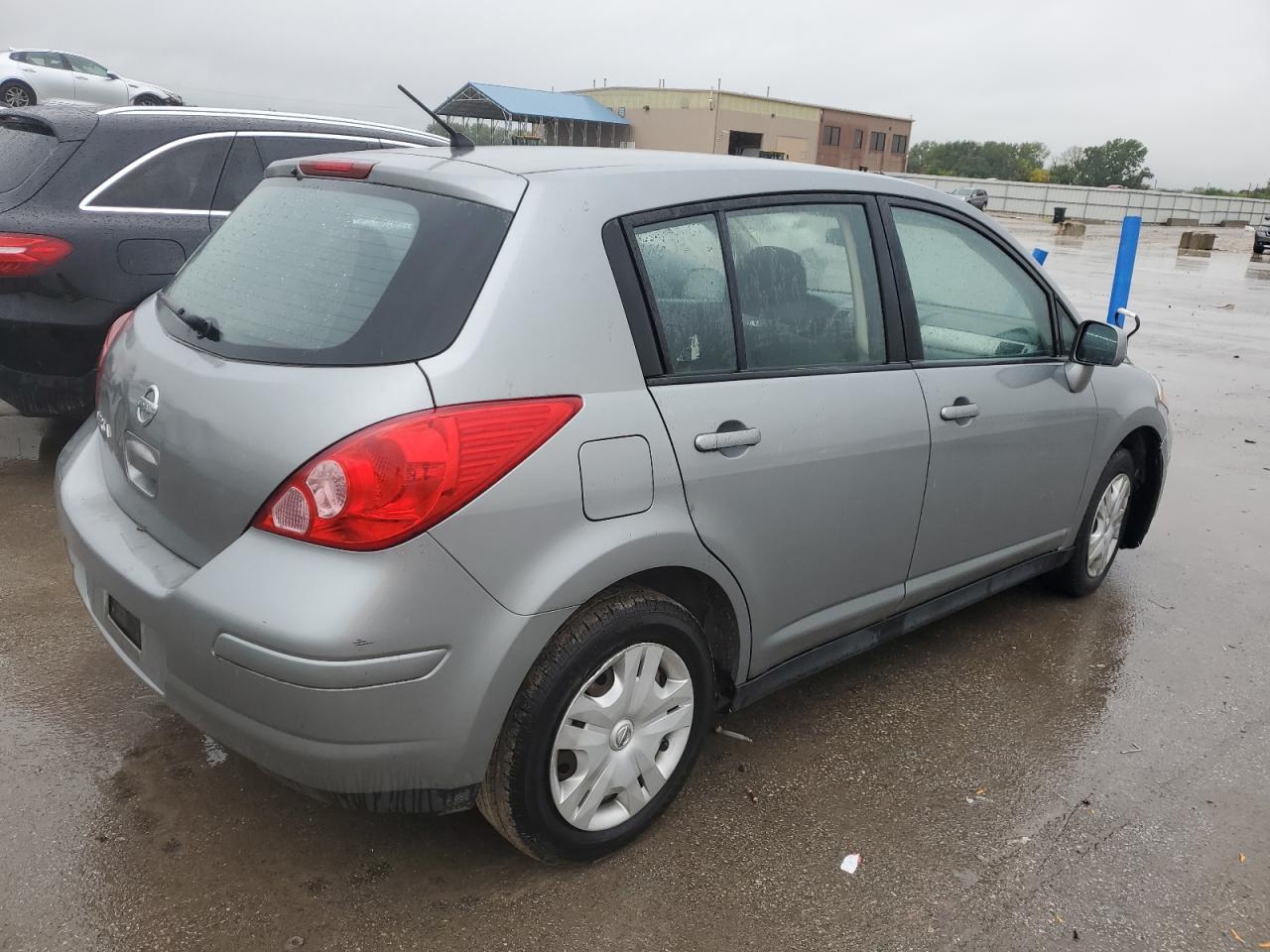 NISSAN VERSA S