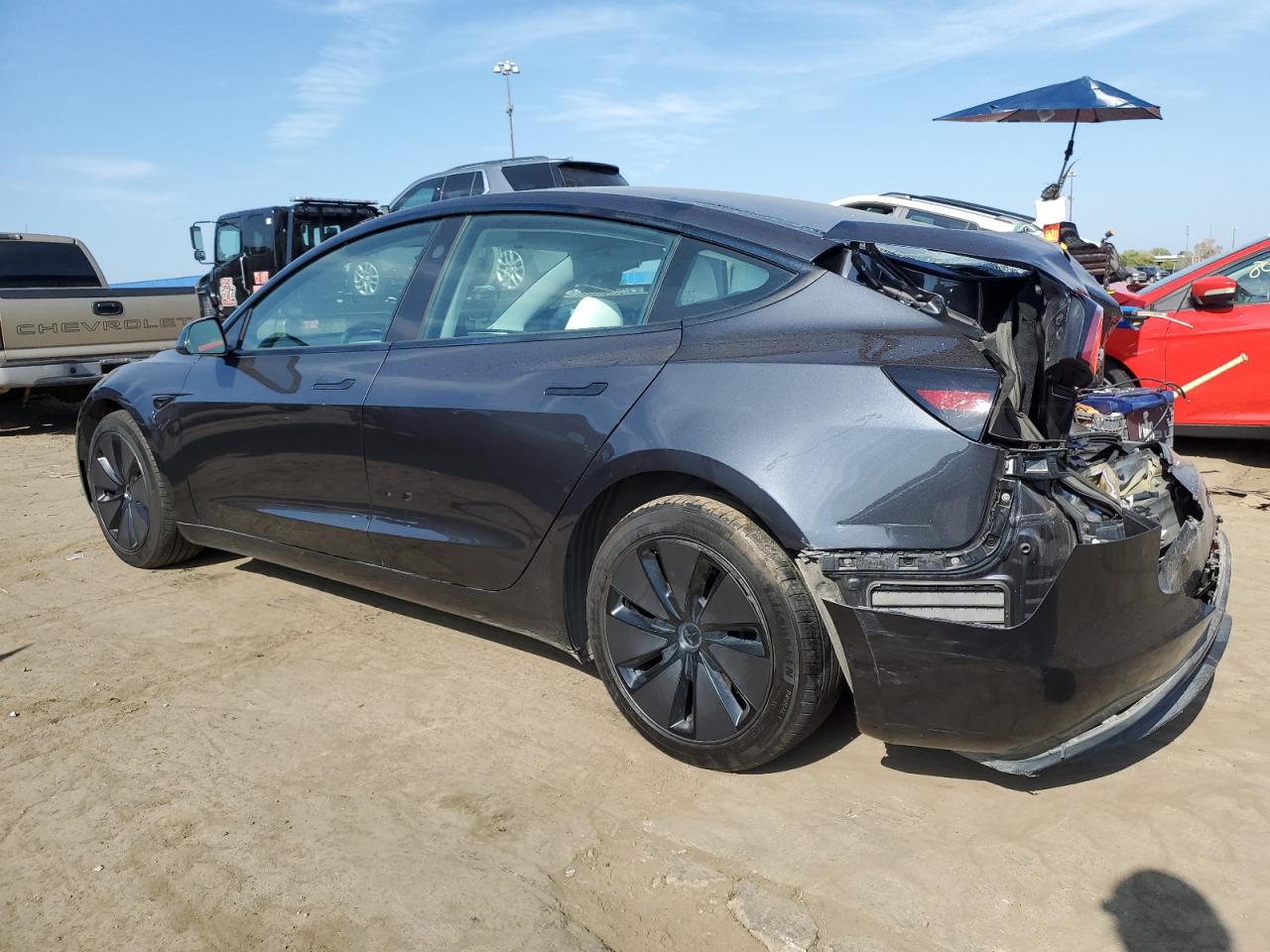 TESLA MODEL 3
