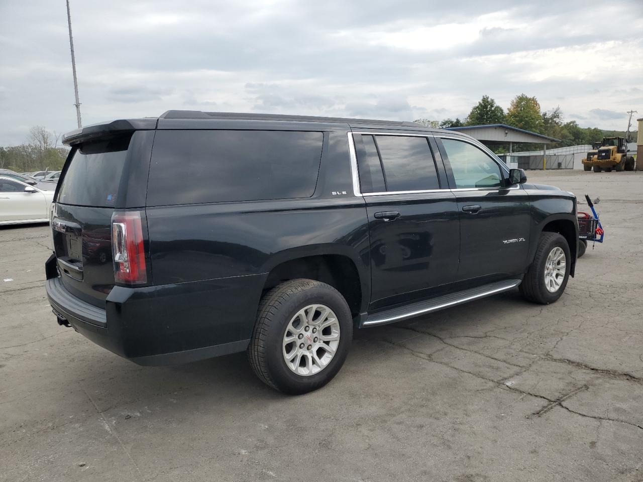 GMC YUKON K1500 SLE