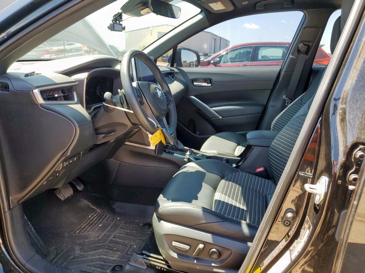 TOYOTA COROLLA CROSS LE