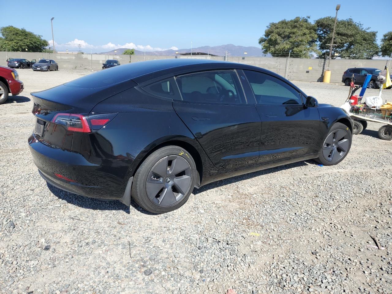 TESLA MODEL 3