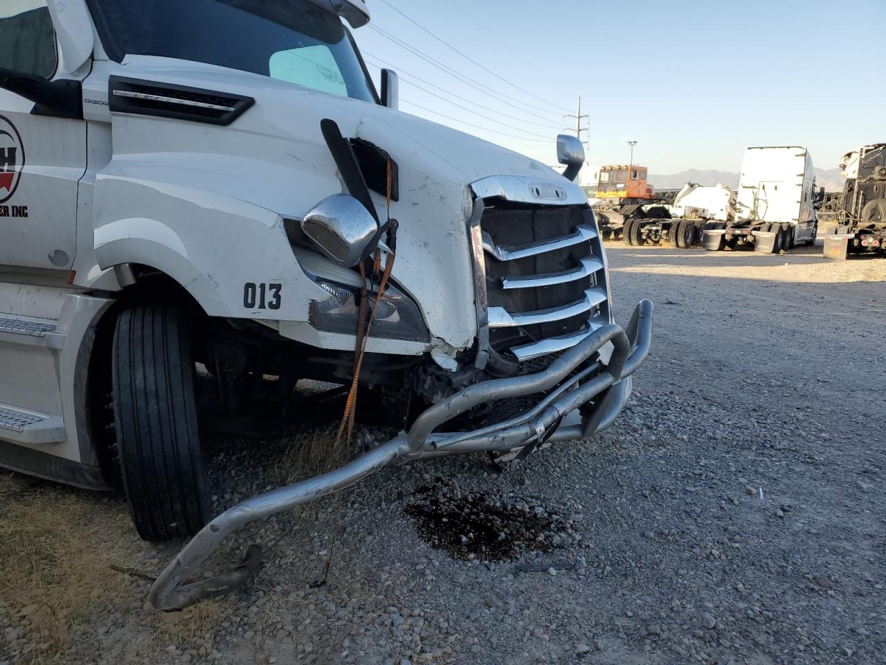 Lot #3284047818 2021 FREIGHTLINER CASCADIA 1