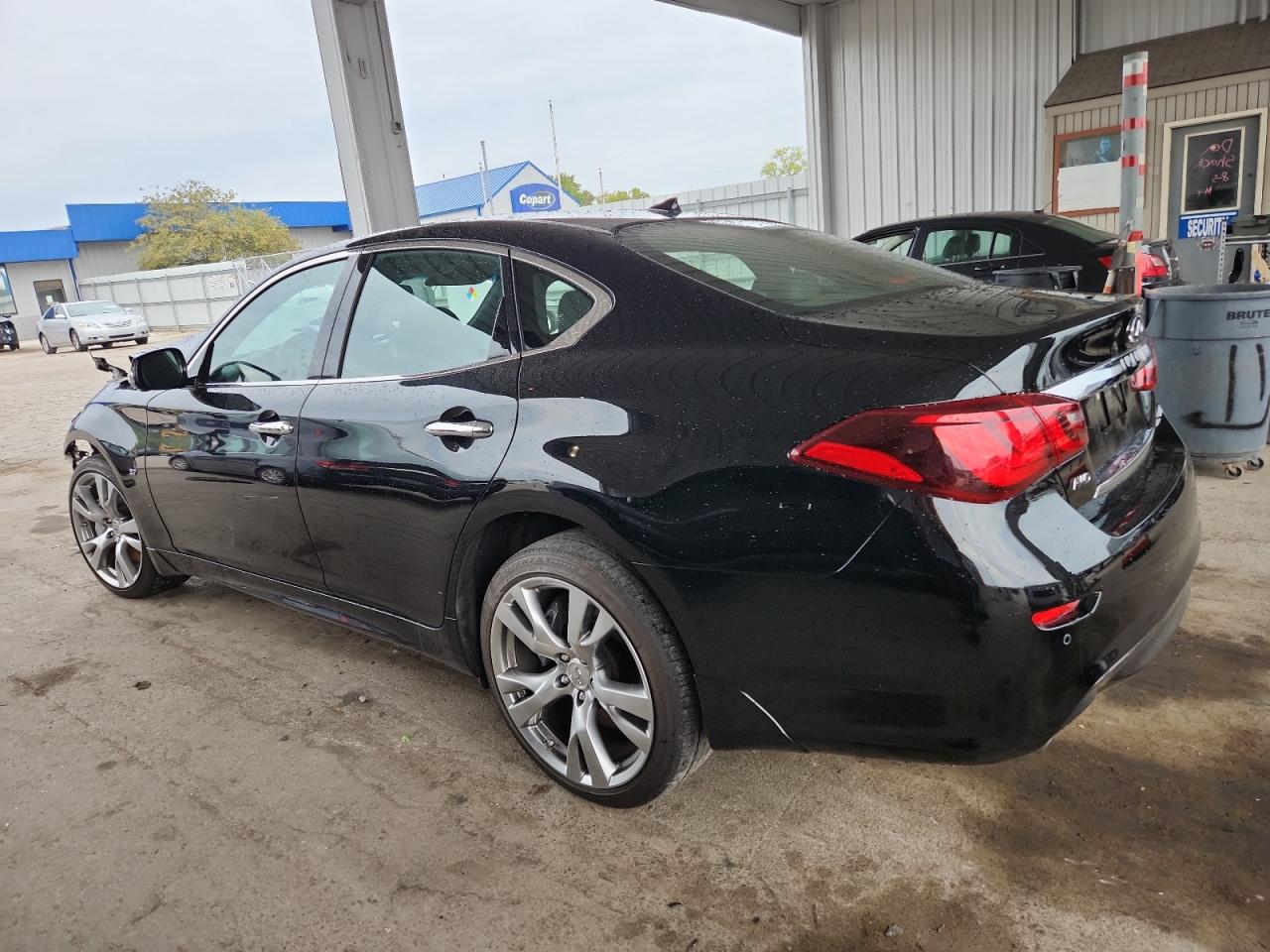 INFINITI Q70 3.7 LUXE