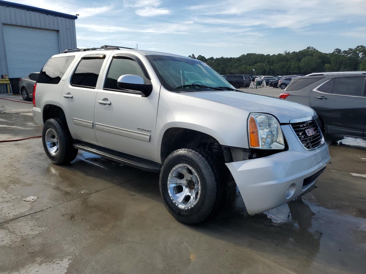 GMC YUKON SLT