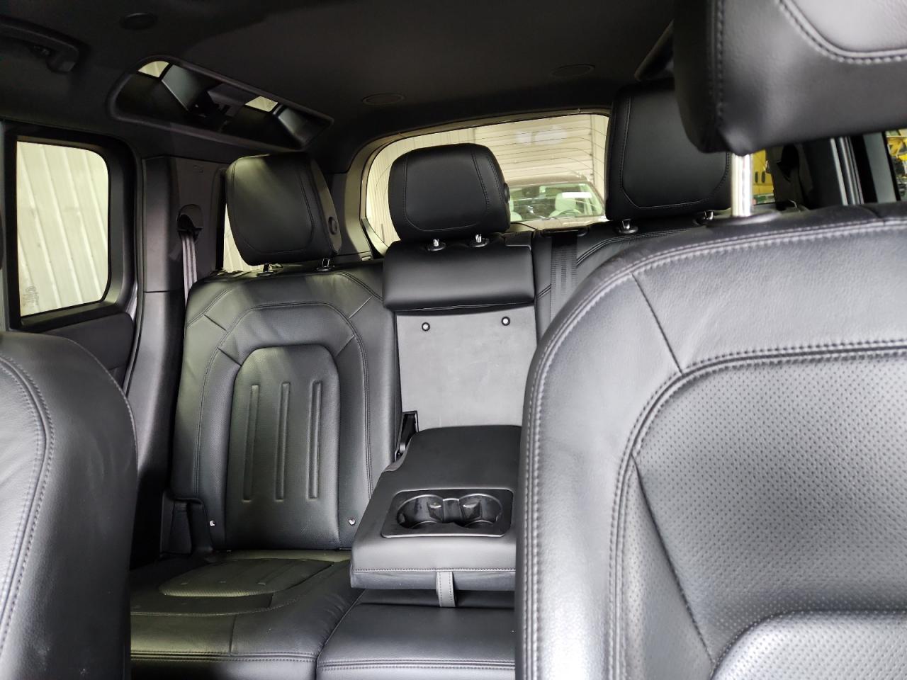 LAND ROVER DEFENDER 110 SE