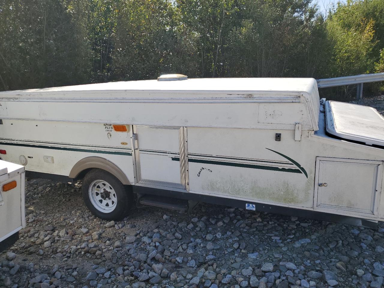 Lot #3241594376 2003 COACH CLIPPER