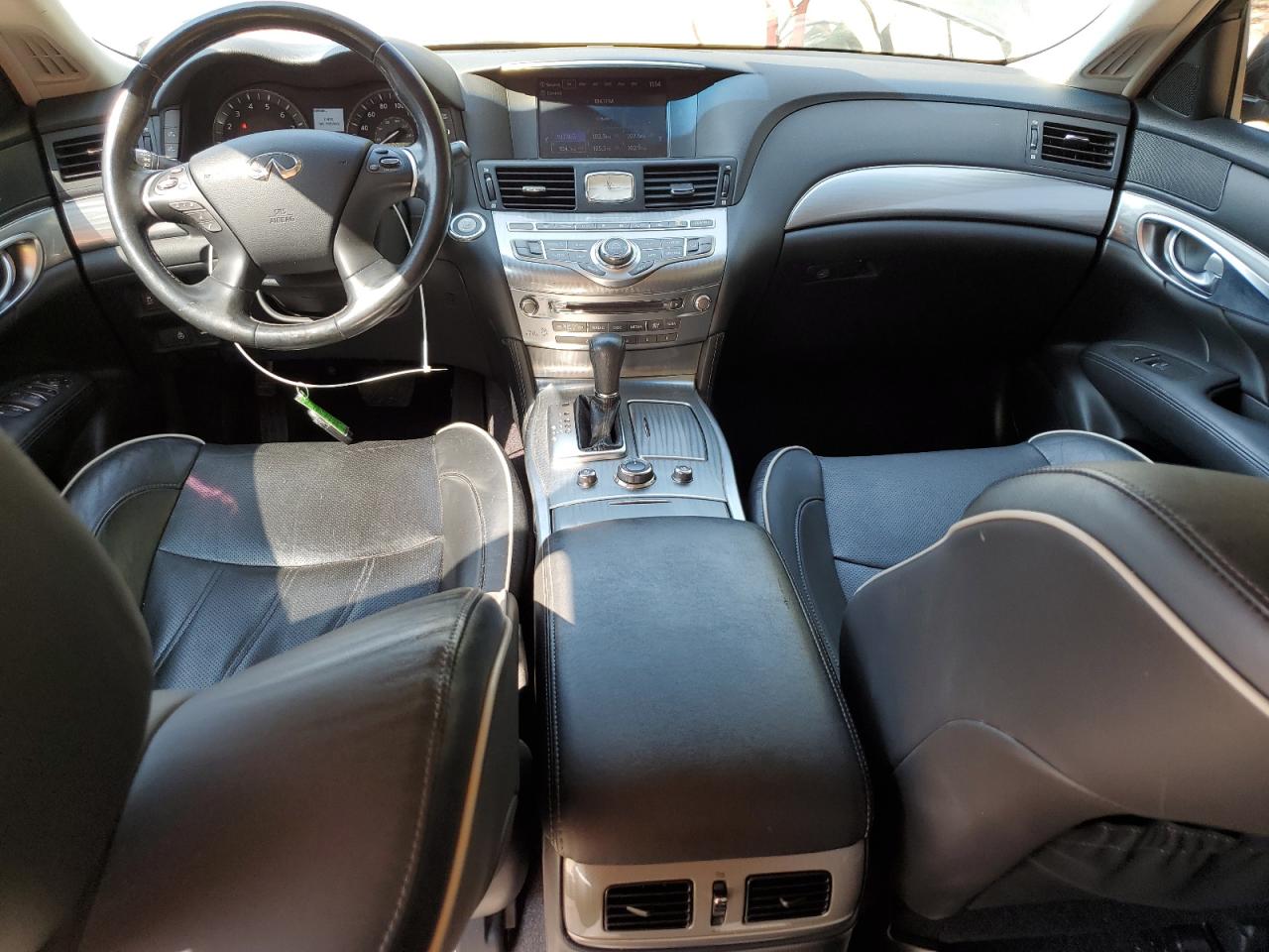 INFINITI Q70 3.7 LUXE