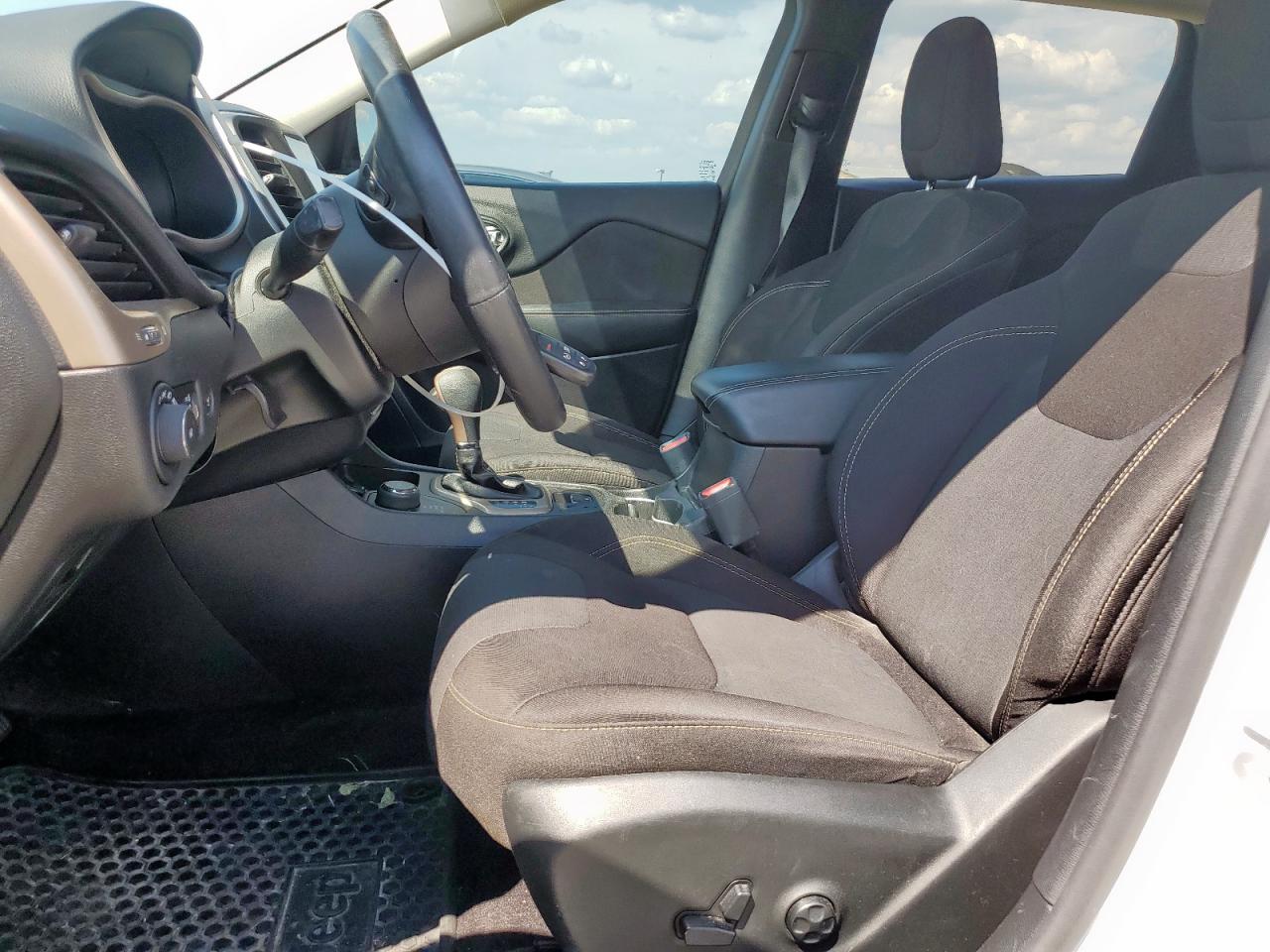 JEEP GRAND CHEROKEE LATITUDE