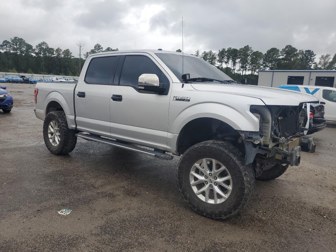 FORD F-150 SUPERCREW