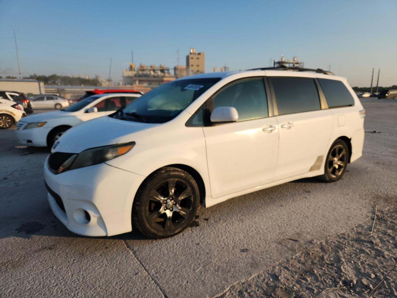 TOYOTA SIENNA SPORT