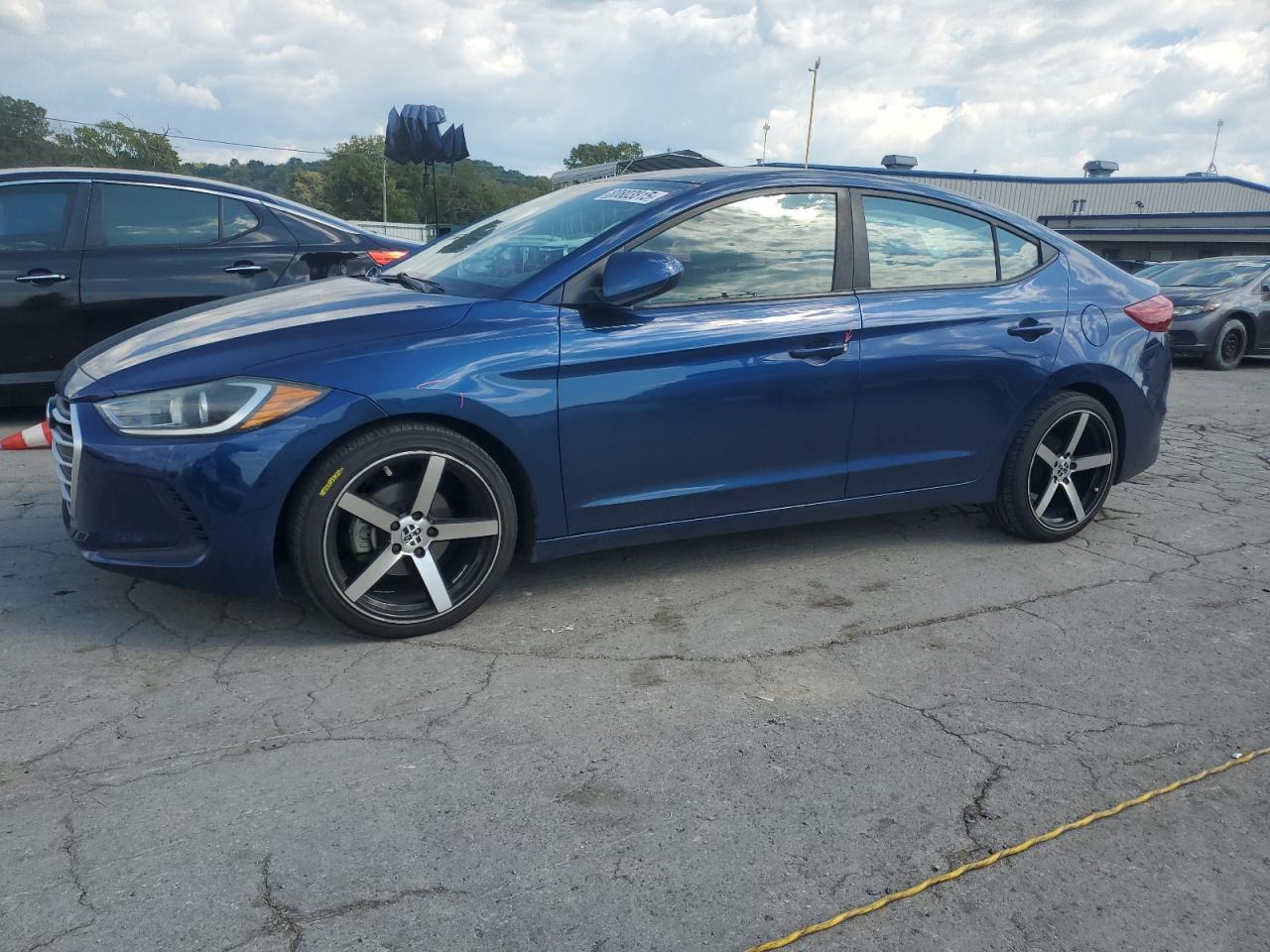 Lot #3302823901 2017 HYUNDAI ELANTRA SE