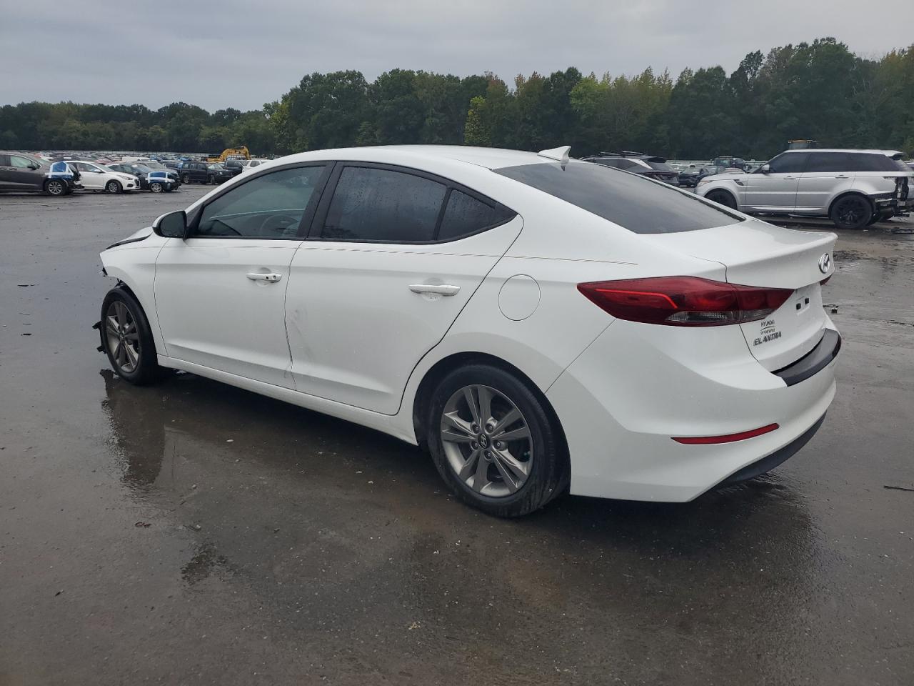 HYUNDAI ELANTRA SE