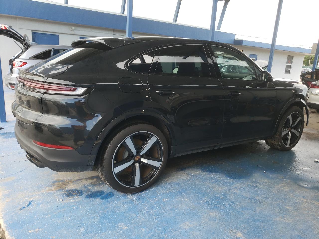 PORSCHE CAYENNE COUPE