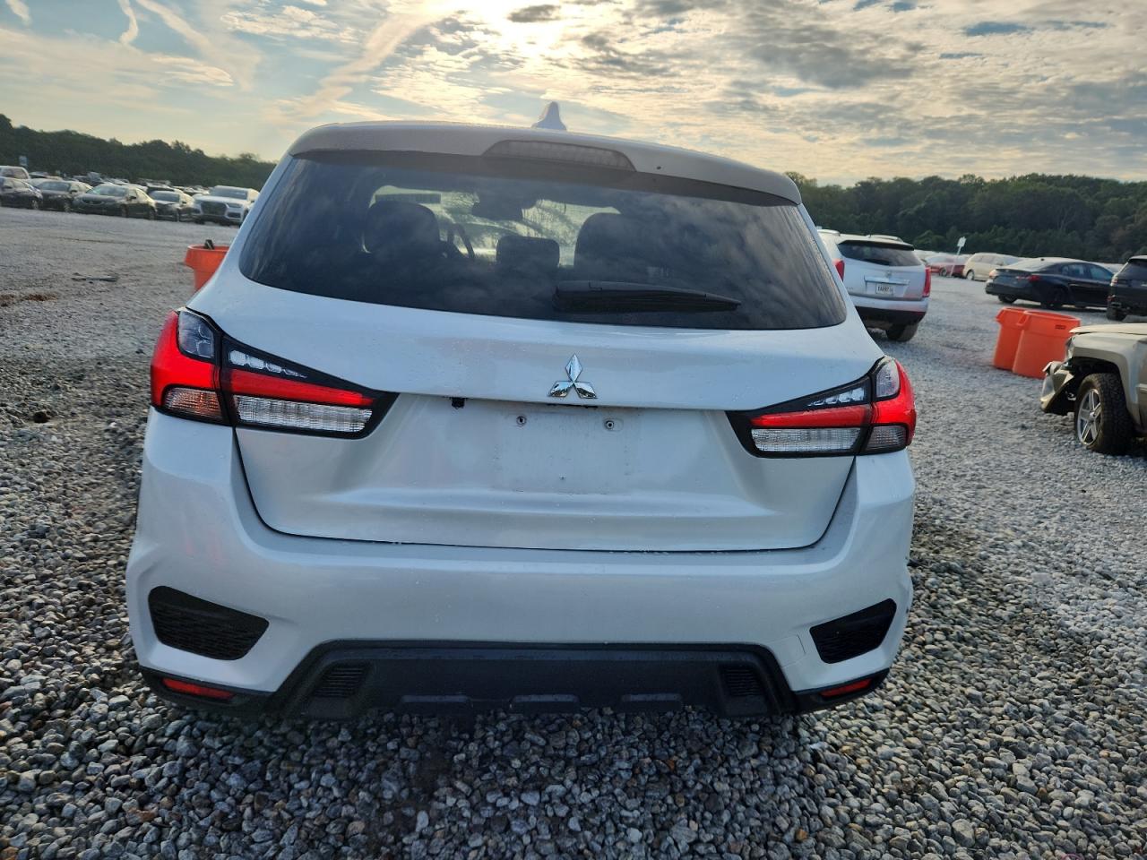 MITSUBISHI OUTLANDER ES