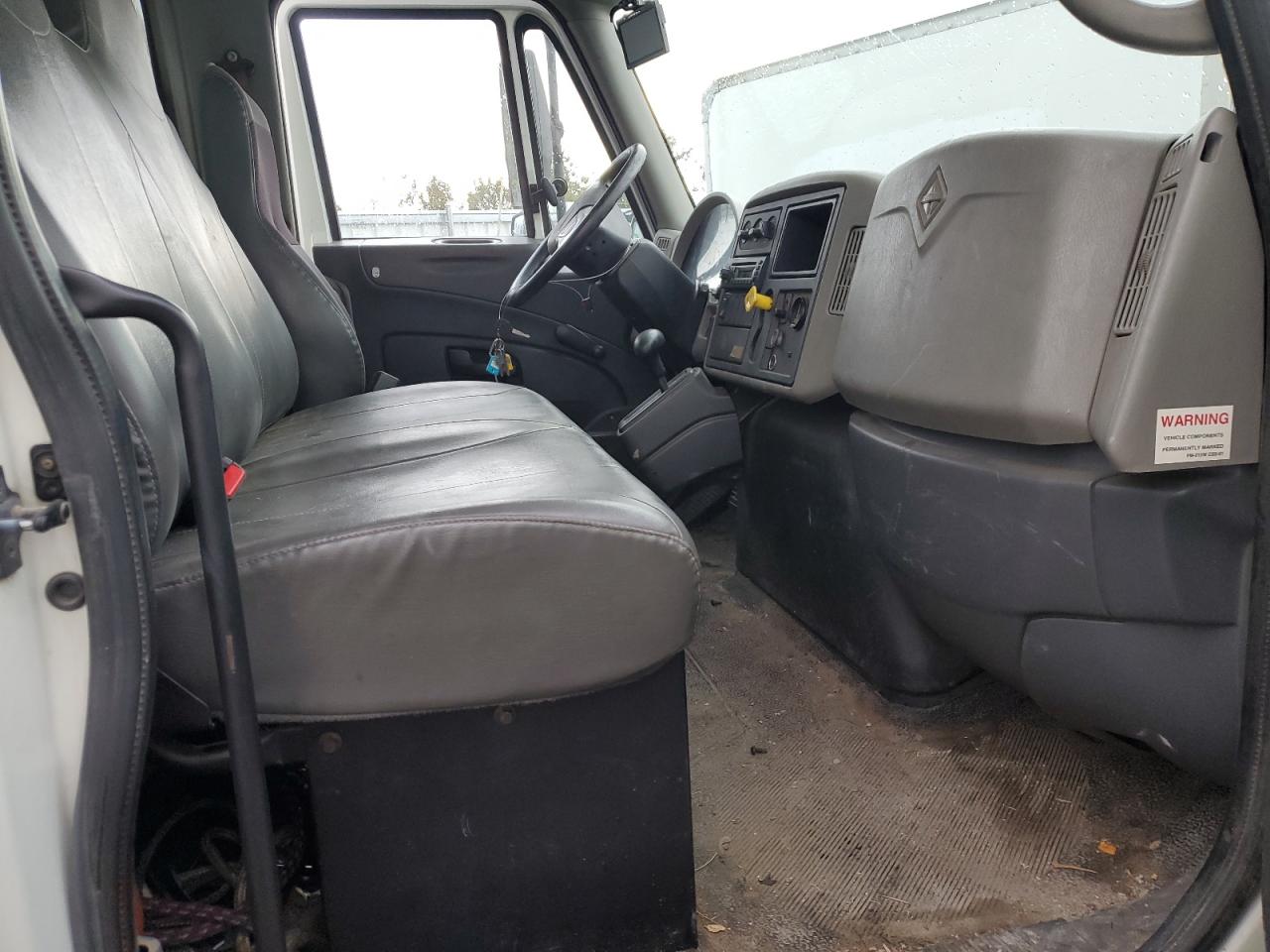 Lot #3291401137 2011 INTERNATIONAL 4300