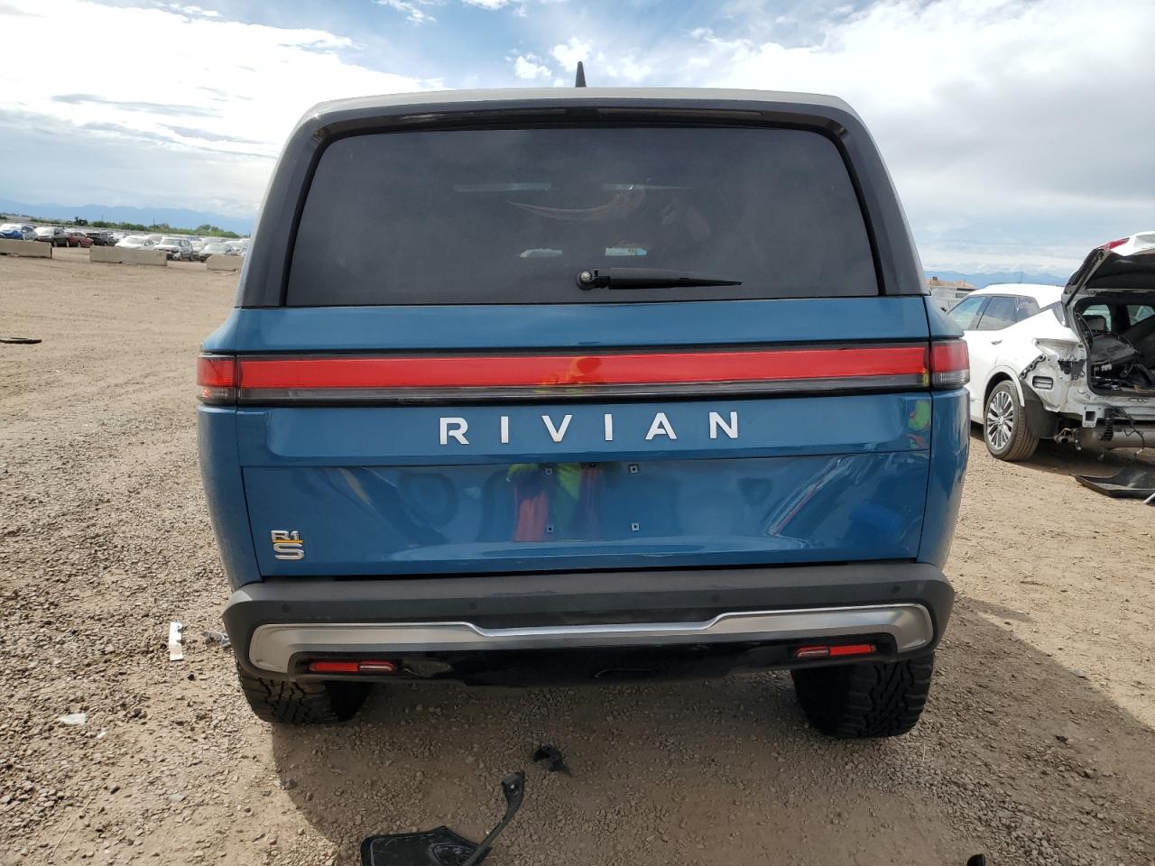 RIVIAN R1S LAUNCH EDITION