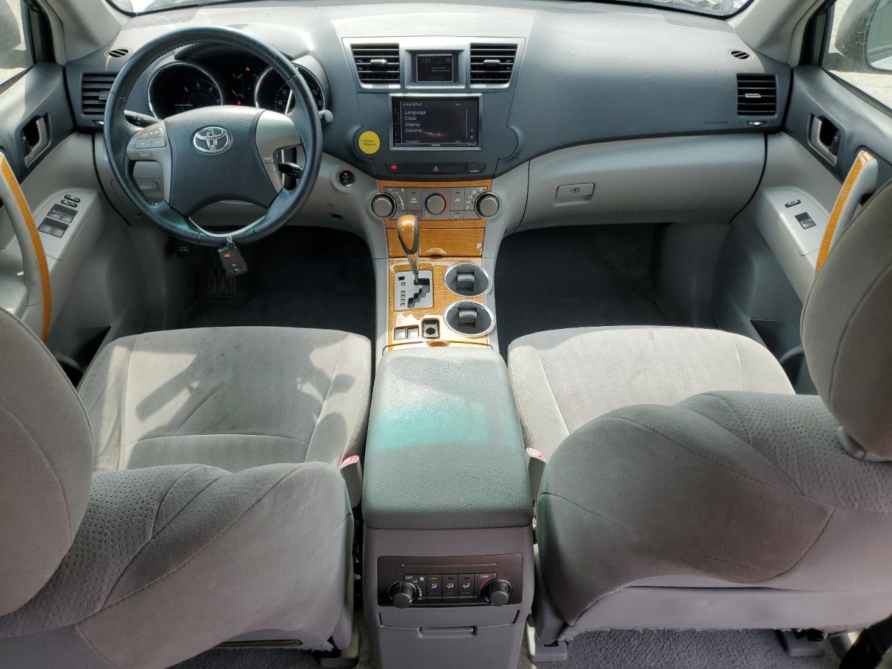 TOYOTA HIGHLANDER HYBRID