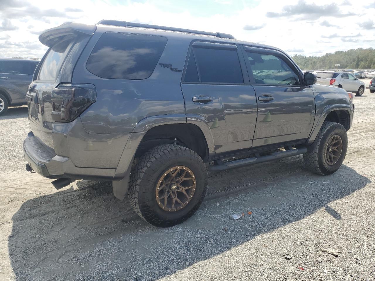 TOYOTA 4RUNNER SE