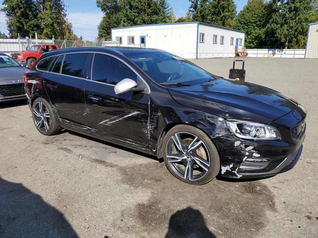 VOLVO V60 T6 R-DESIGN
