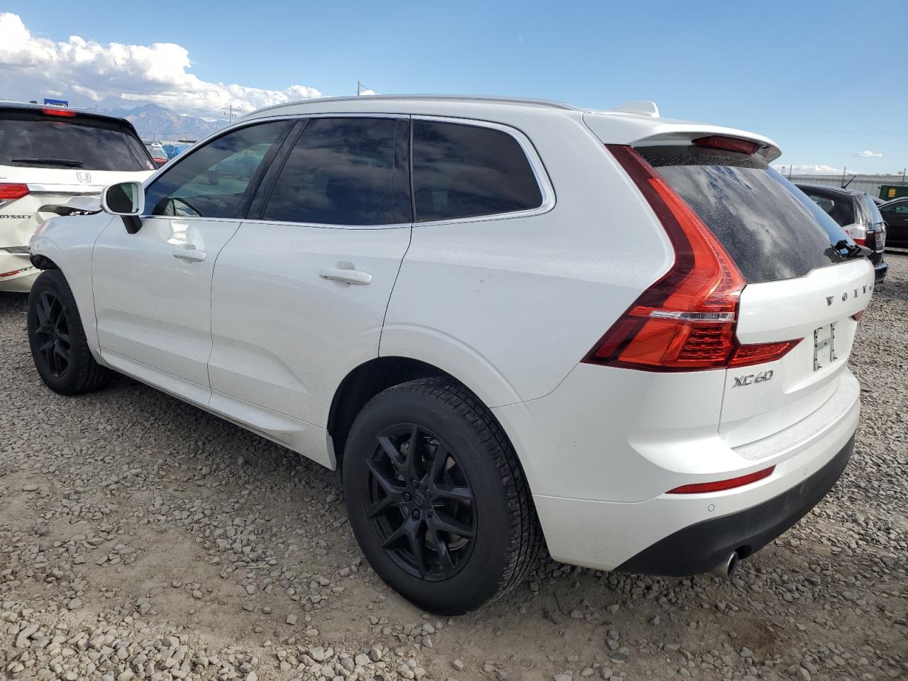 VOLVO XC60 T6 MOMENTUM