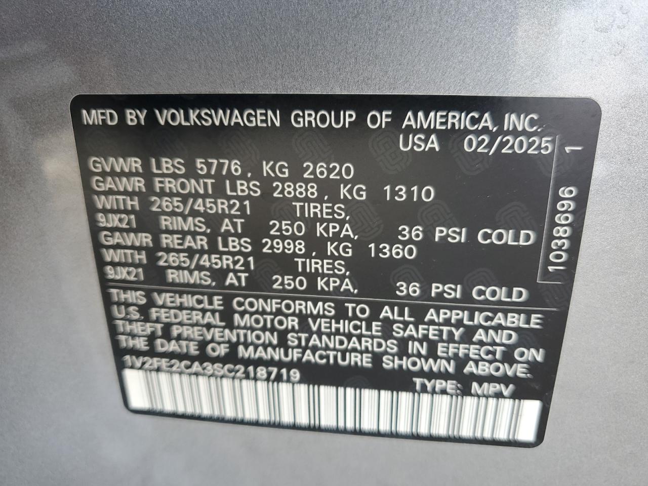 VOLKSWAGEN ATLAS CROSS SPORT SEL PREMIUM R-LINE