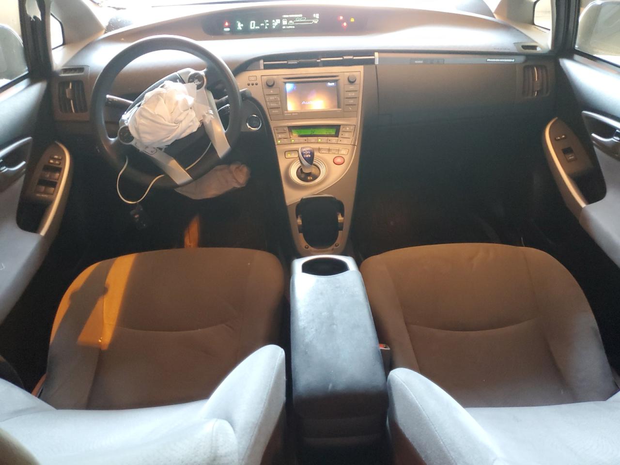 TOYOTA PRIUS PLUG-IN