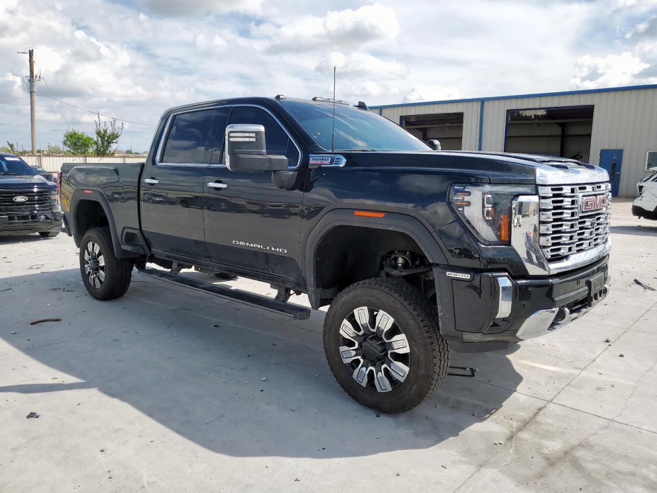 GMC SIERRA K2500 DENALI