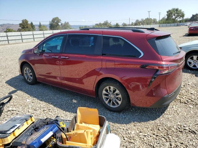 2021 TOYOTA SIENNA XLE 5TDJRKEC0MS022429