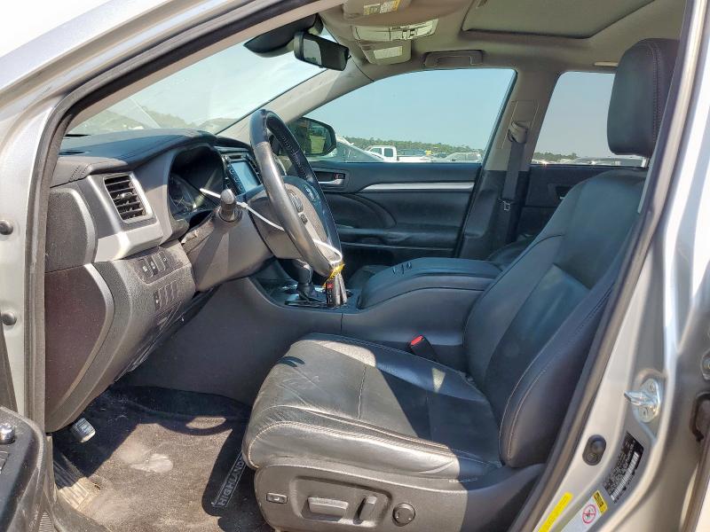 2018 TOYOTA HIGHLANDER SE 5TDJZRFH2JS498308