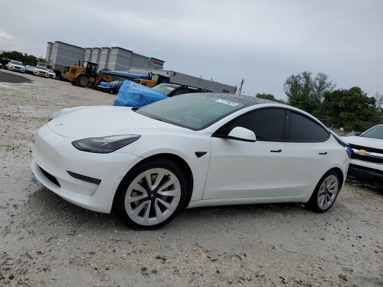 TESLA MODEL 3