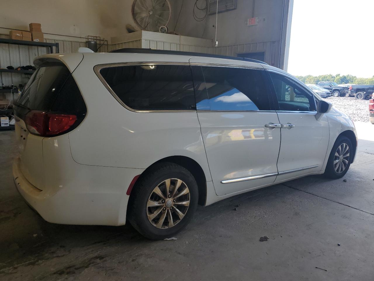 CHRYSLER PACIFICA TOURING L