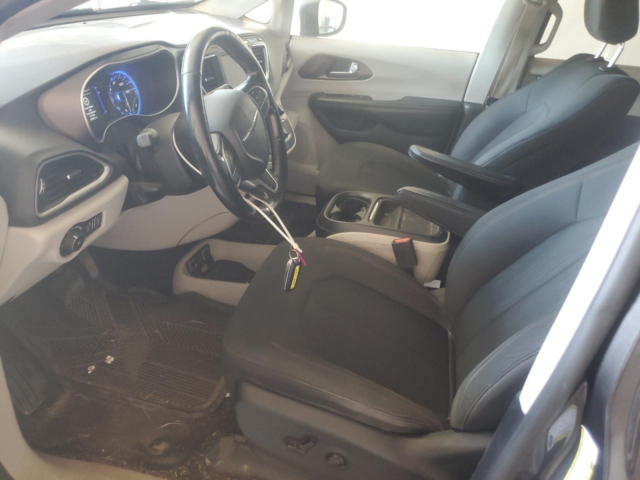 CHRYSLER PACIFICA TOURING PLUS